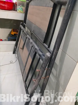 সিংগেল খাট লোহার